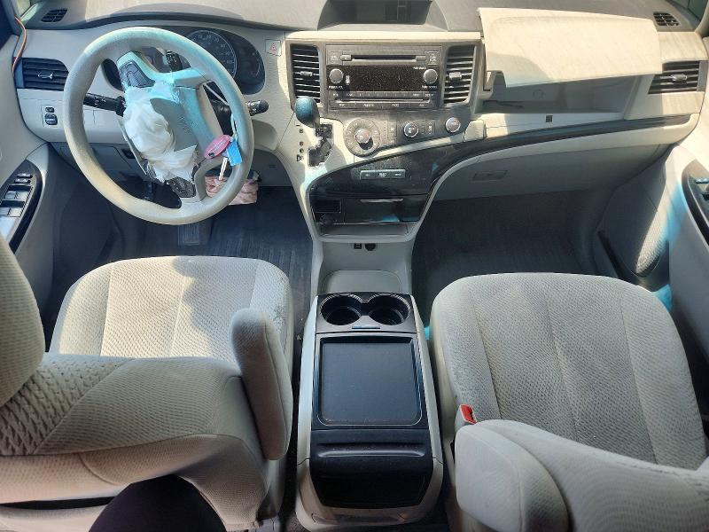2011 Toyota Sienna le