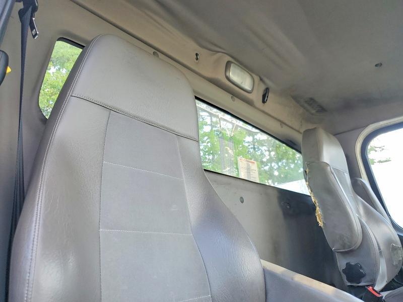 2016 Freightliner Business Class M2 Semi Truck