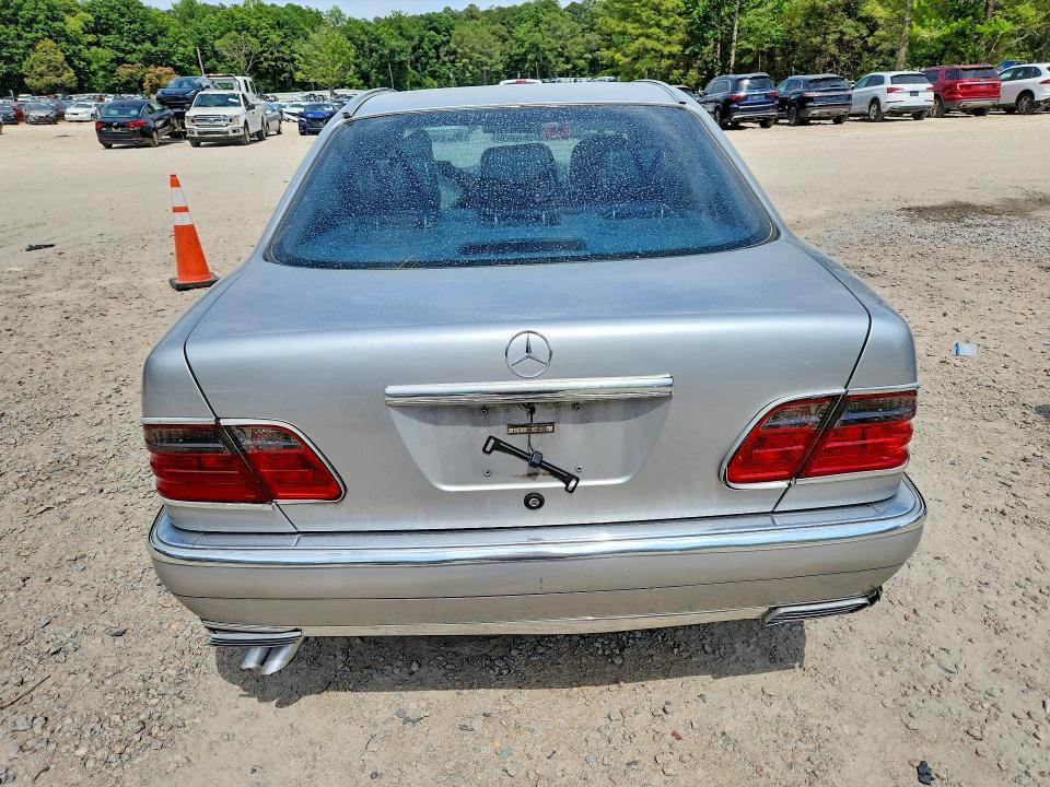 1999 Mercedes-Benz E 320