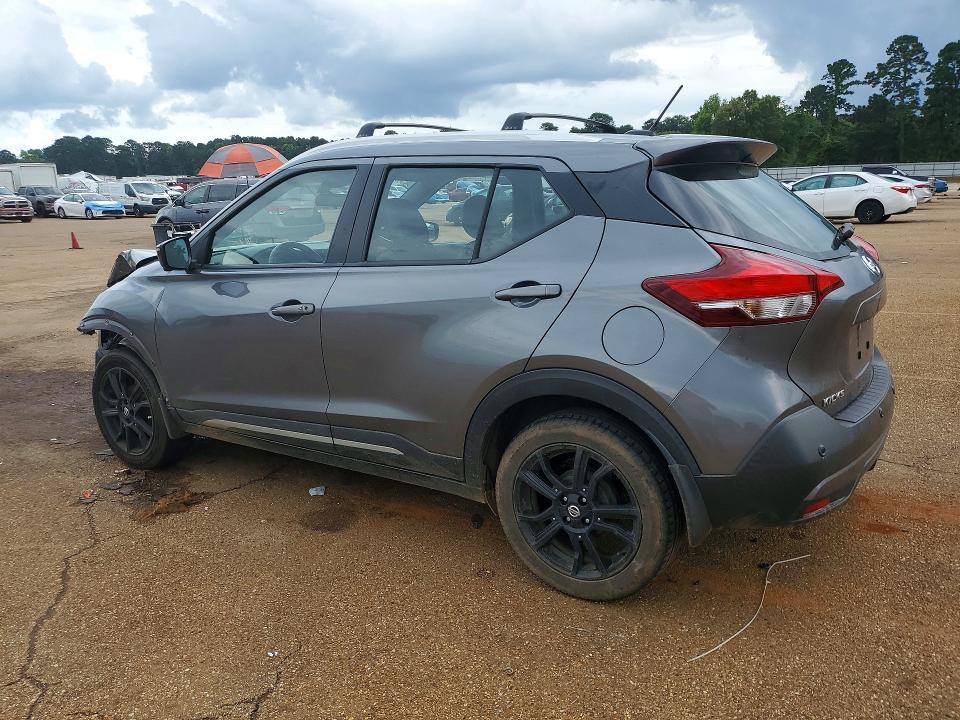 2020 Nissan Kicks sr