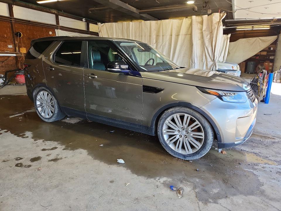2017 Land Rover Discovery First Edition