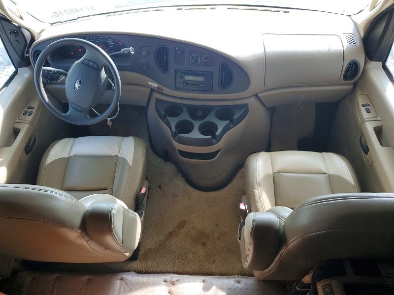 2006 Ford Econoline E450 Super Duty Cutaway Van