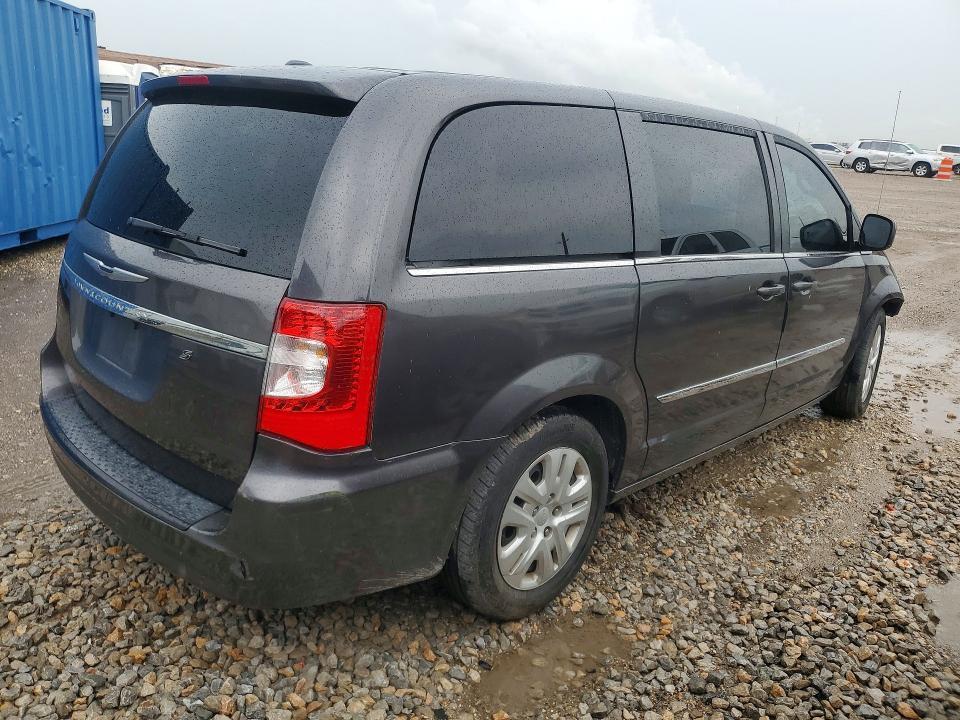 2016 Chrysler Town & Country s