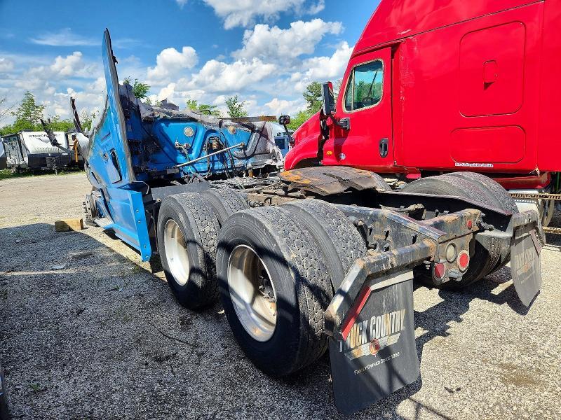 2017 Freightliner Cascadia 125 Semi Truck