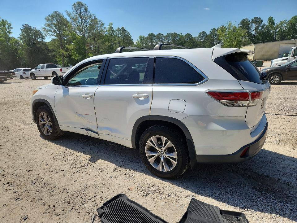 2016 Toyota Highlander le Plus