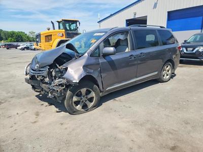 2017 Toyota Sienna LE
