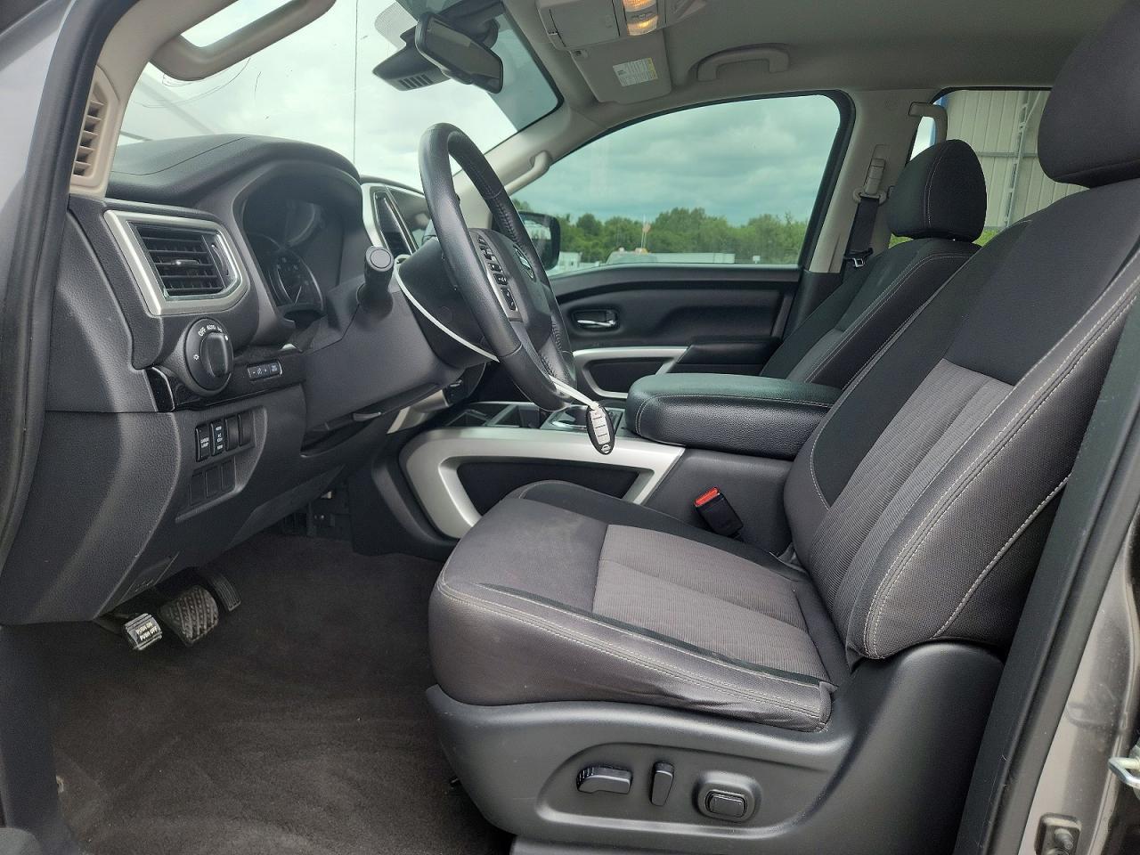 2021 Nissan Titan SV