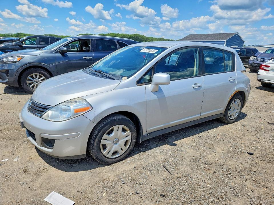2011 Nissan Versa 1.8 s