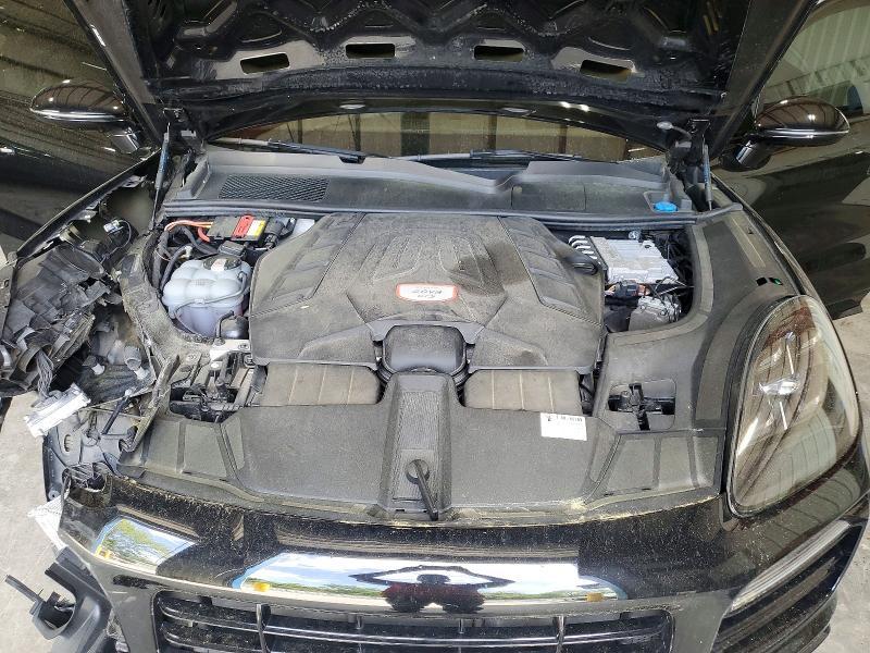 2021 Porsche Cayenne gts