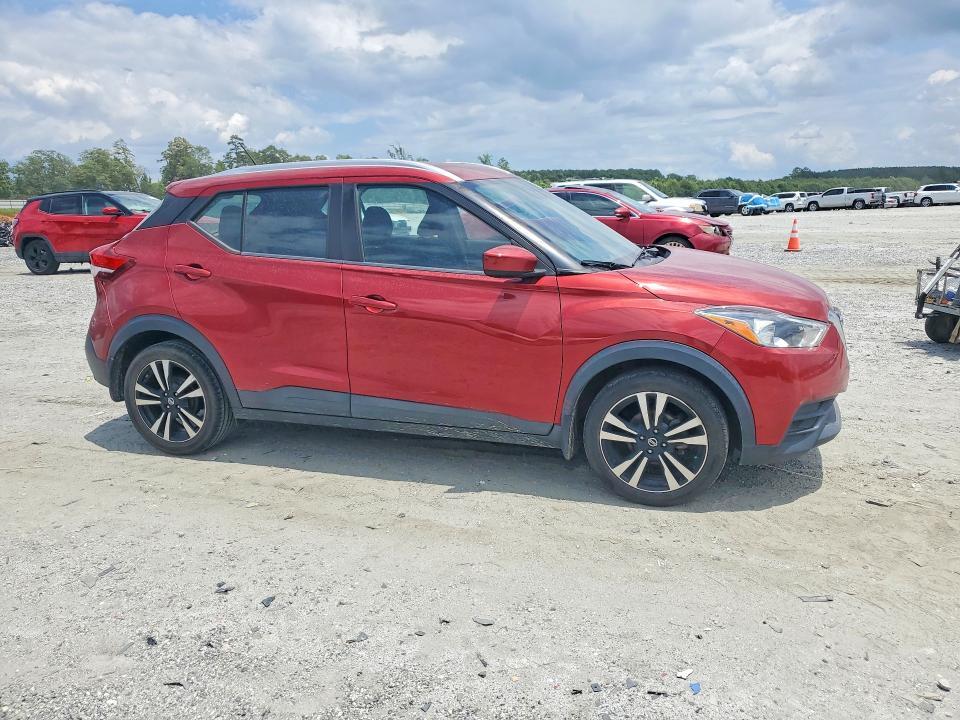 2018 Nissan Kicks sv