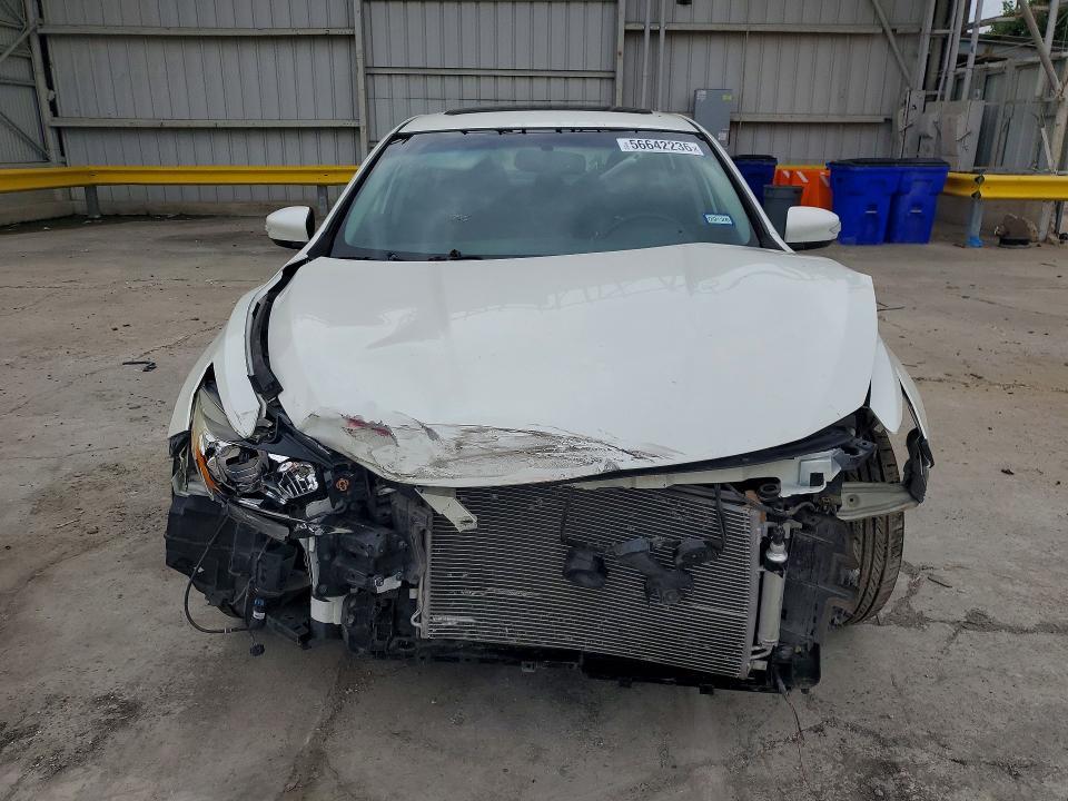2016 Niss Altima