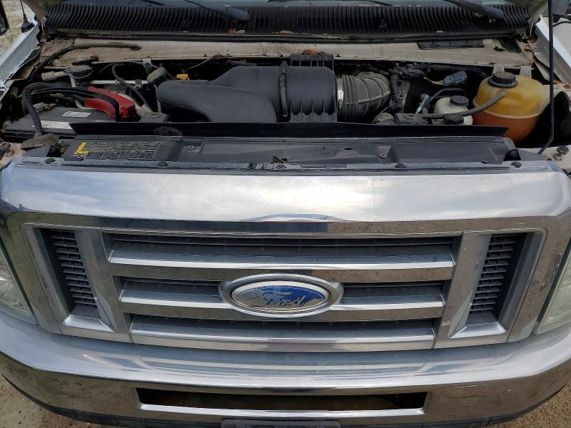 2014 Ford Econoline E450 Super Duty Cutaway Van