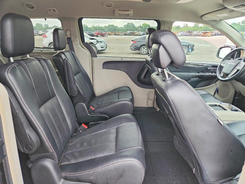 2015 Chrysler Town & Country Touring l