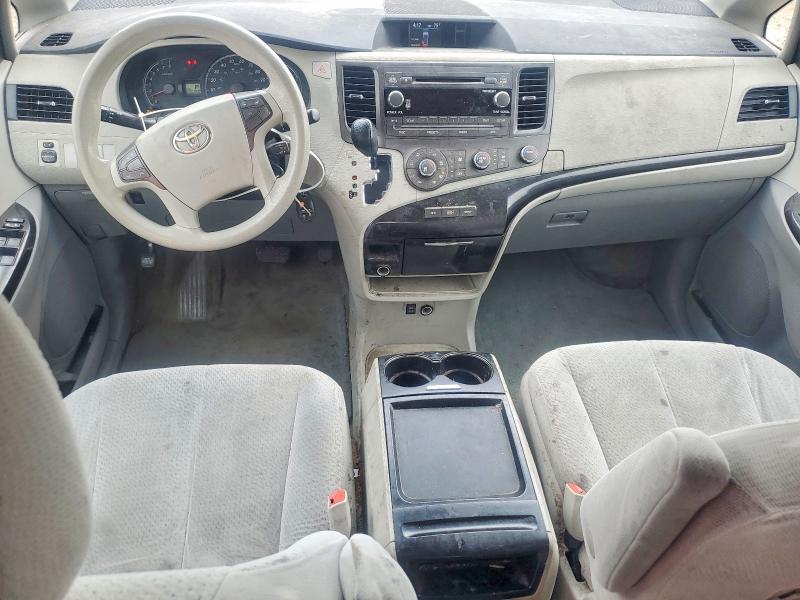 2011 Toyota Sienna le