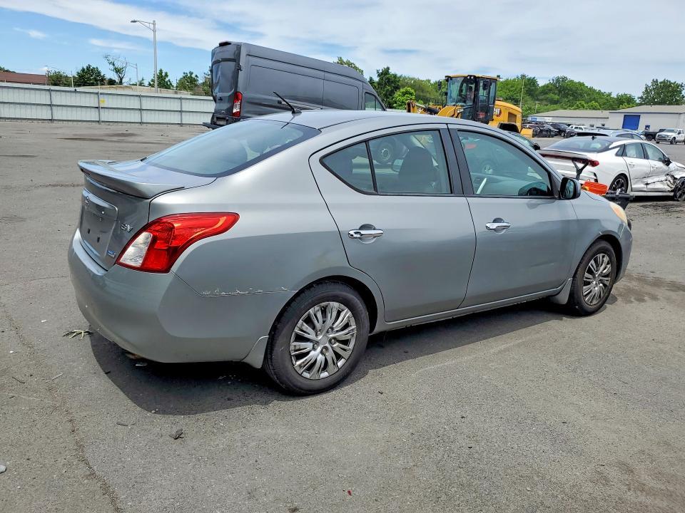 2014 Nissan Versa 1.6 s
