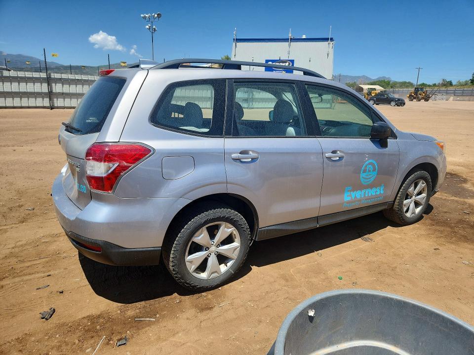 2016 Subaru Forester 2.5i