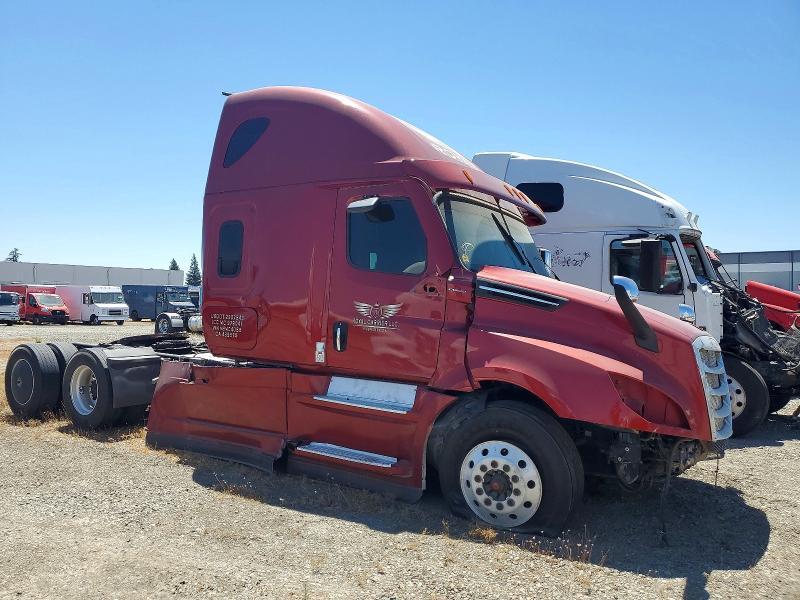 2021 Freightliner Cascadia 126 Semi Truck