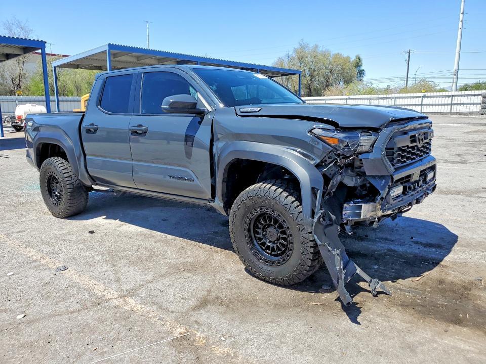 2025 Toyota Tacoma TRD OFF-ROAD HV