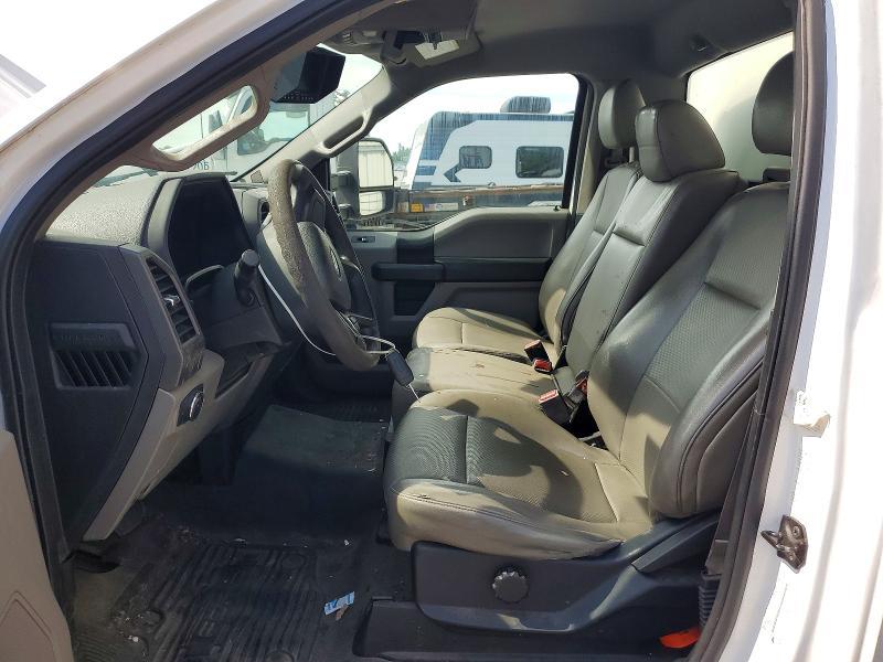2017 Ford F450 Super Duty BOX Truck