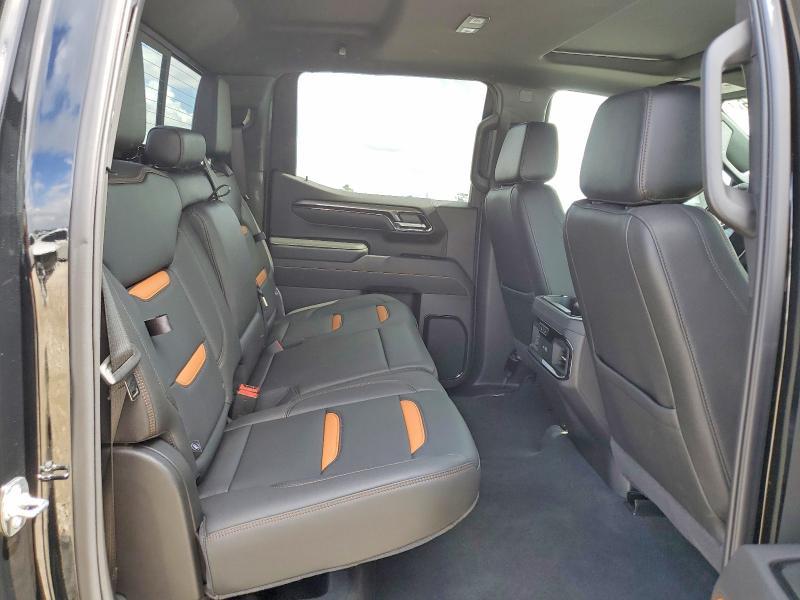 2025 GMC Sierra K1500 AT4