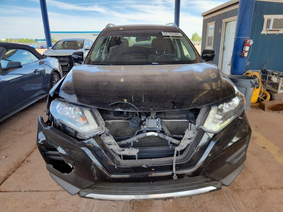 2017 Nissan Rogue sv