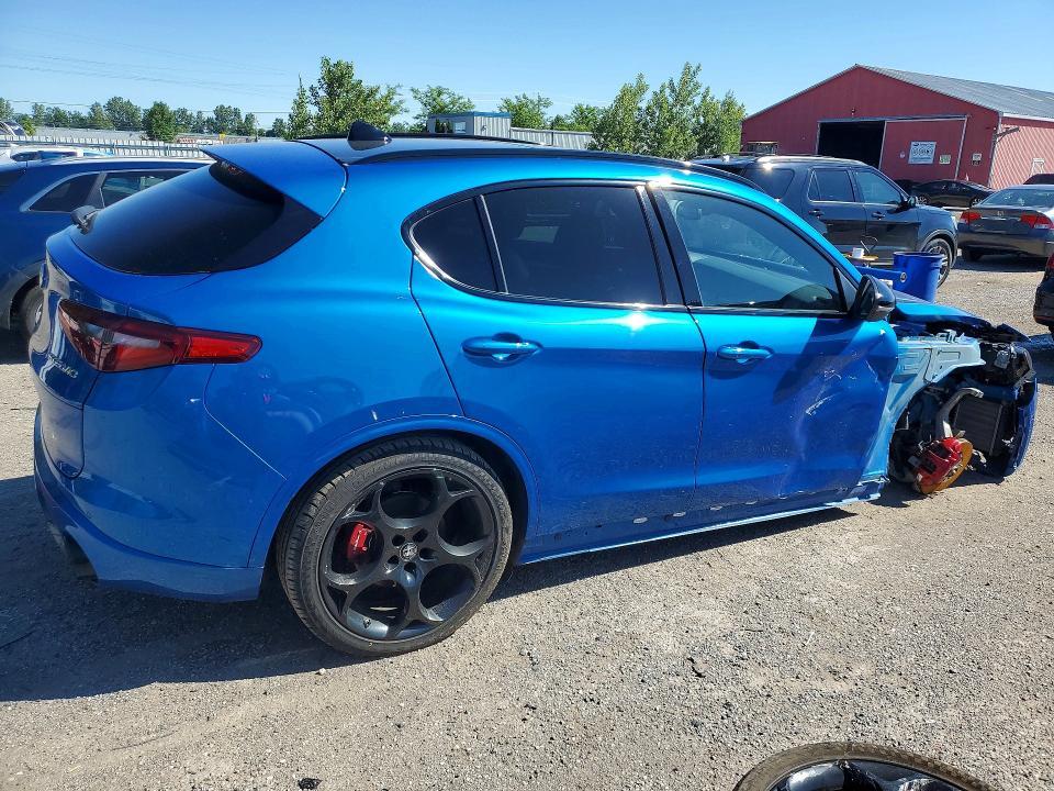 2022 Alfa Romeo Stelvio ti