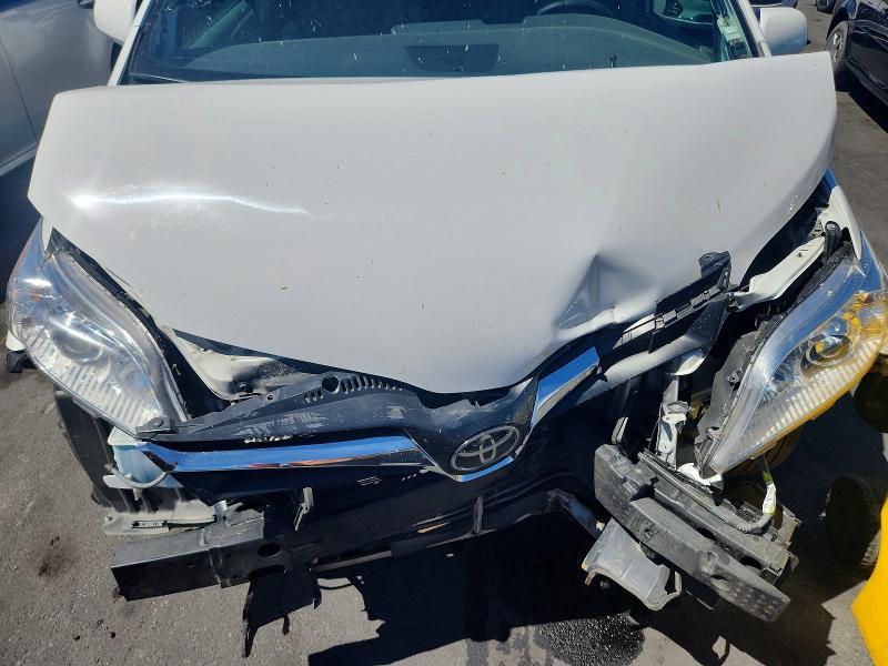 2020 Toyota Sienna le