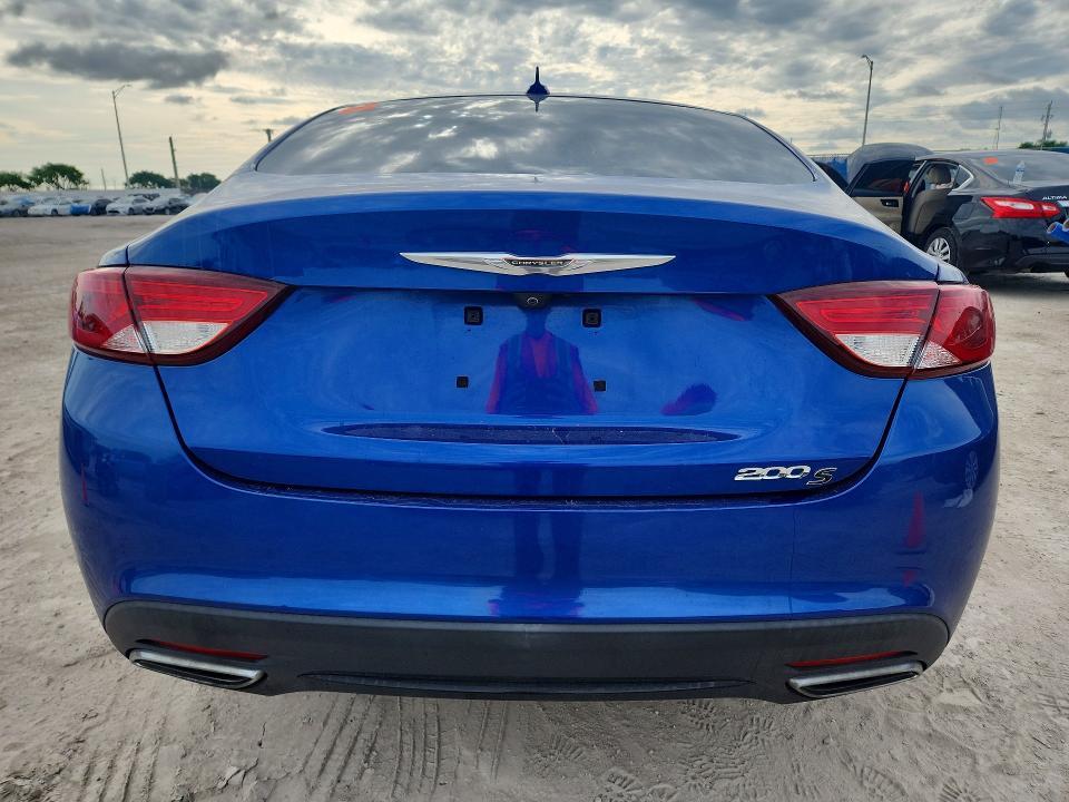 2016 Chrysler 200 s