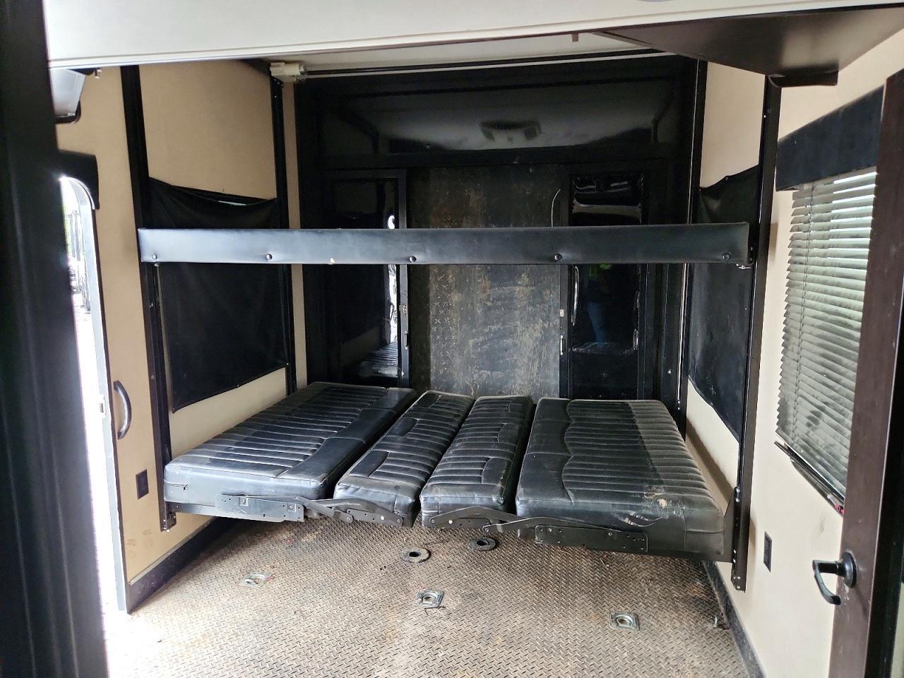 2016 Jayco O Seismic Camper