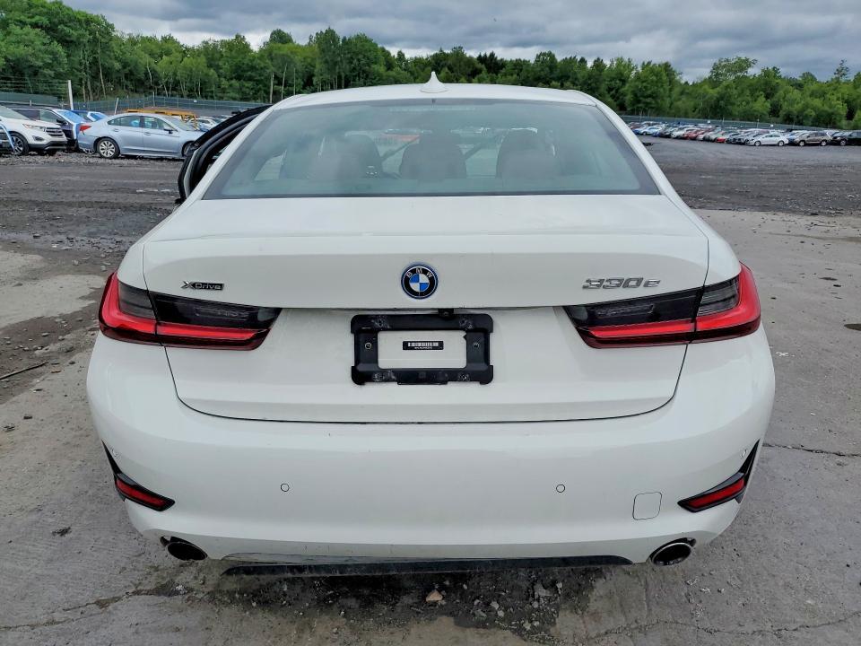 2022 BMW 330xe