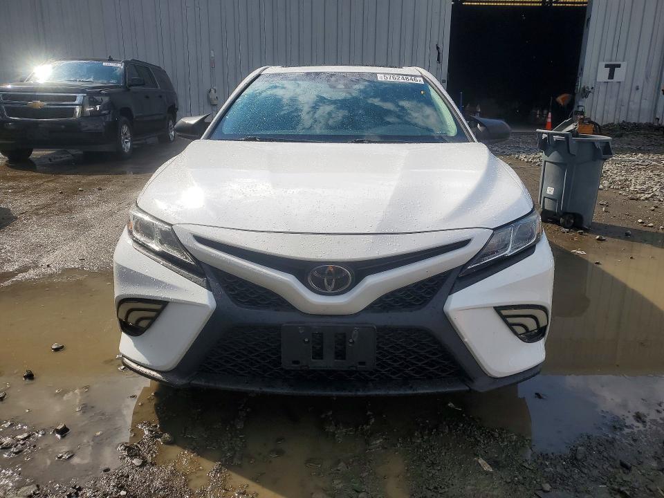 2018 Toyota Camry se