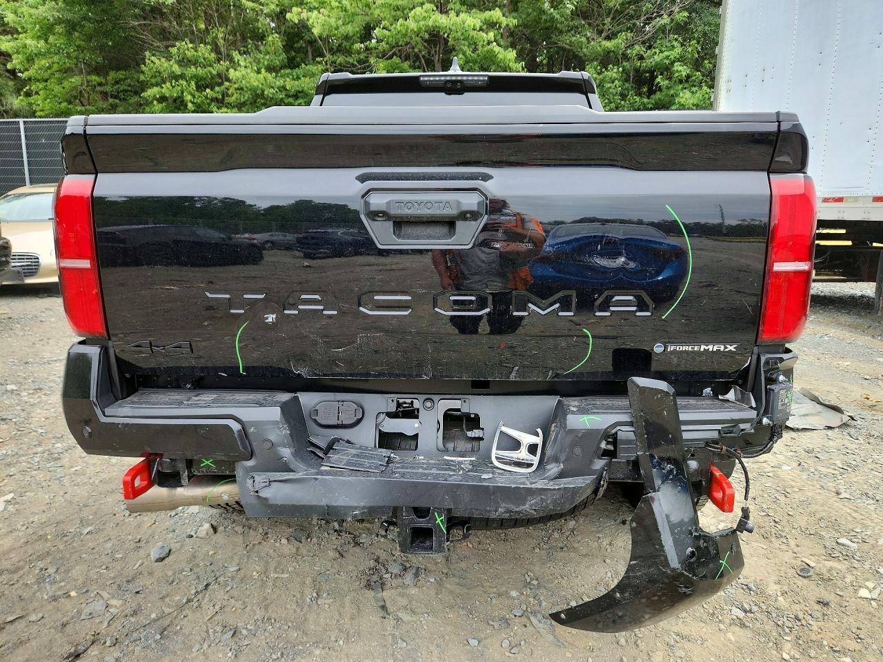 2025 Toyota Tacoma TRD OFF-ROAD HV