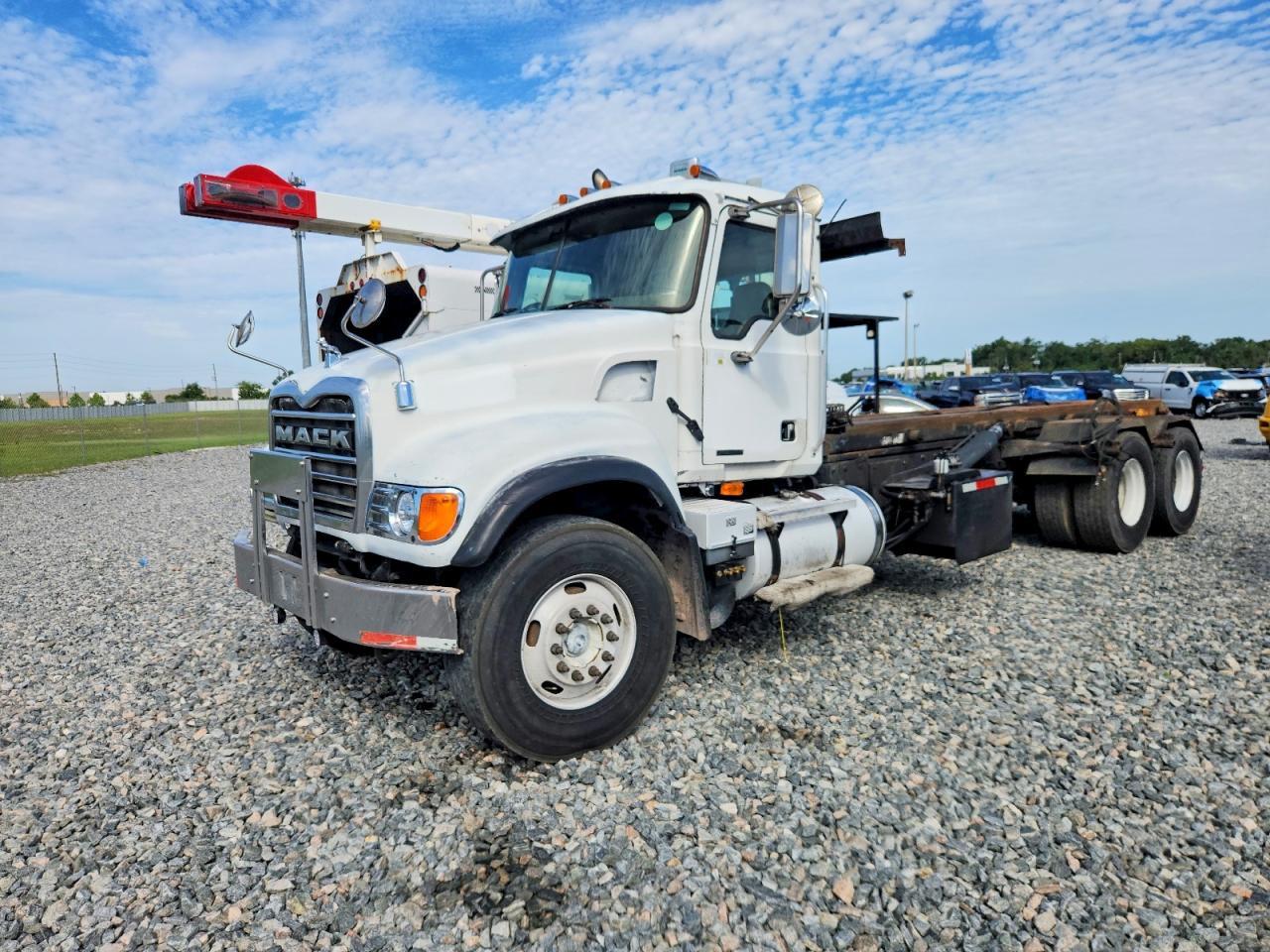 2005 Mack CV713 ROLL-OFF Container Truck