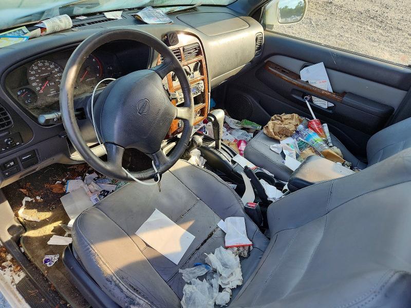 1996 Nissan Pathfinder xe