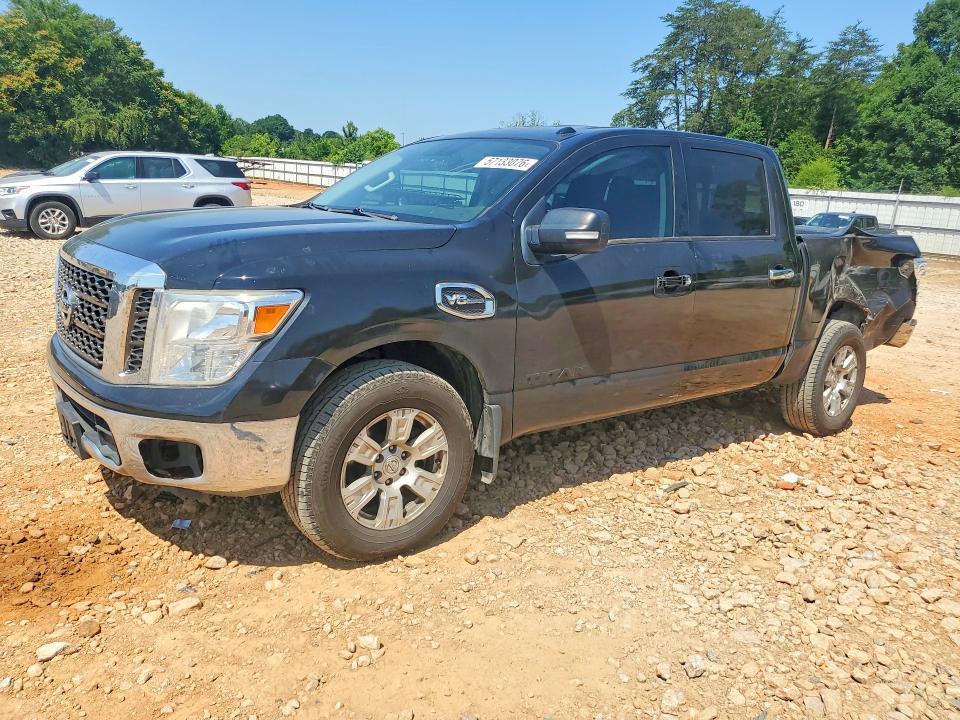 2017 Nissan Titan