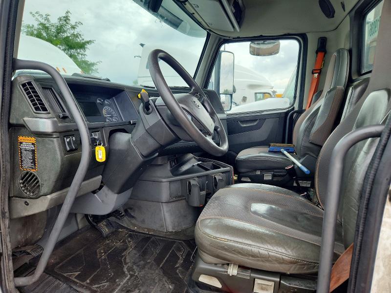 2020 Volvo VNR Semi Truck