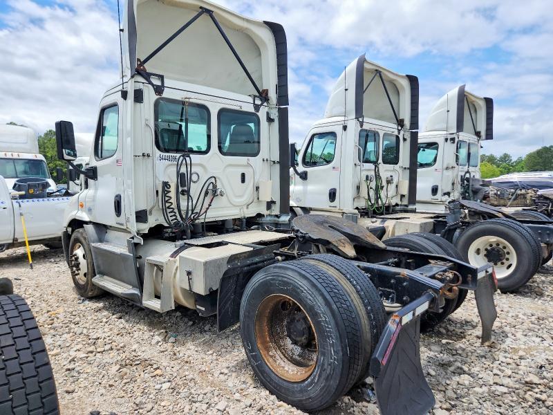 2018 Freightliner Cascadia 113 Semi Truck