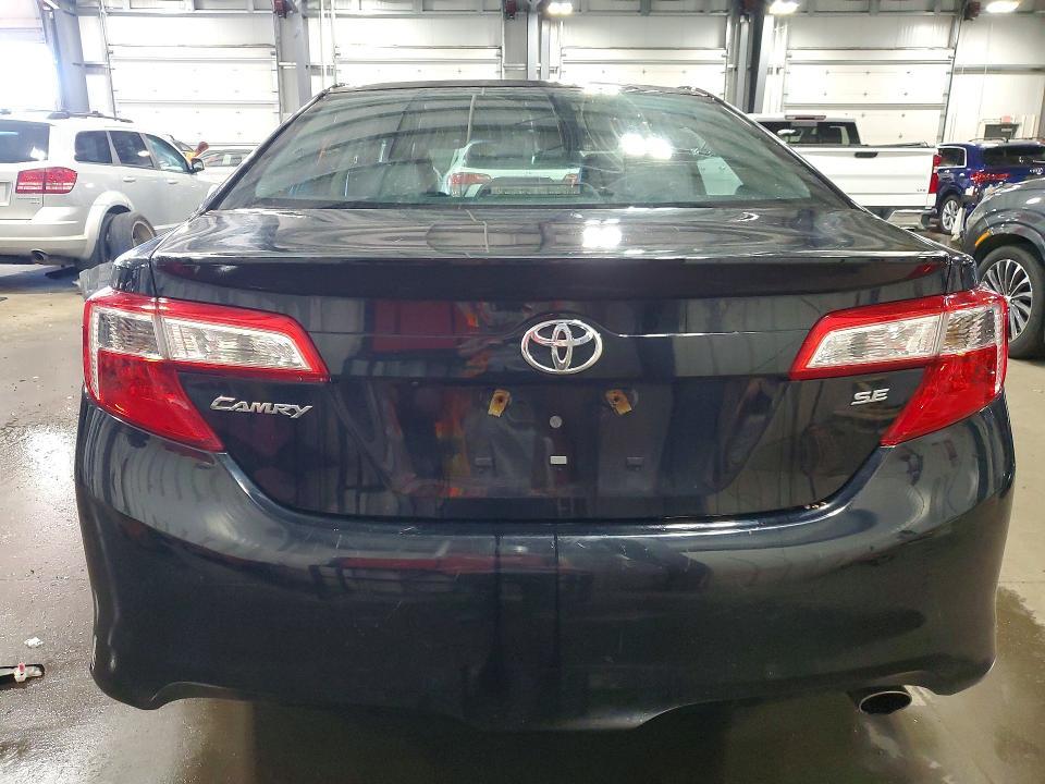2014 Toyota Camry se
