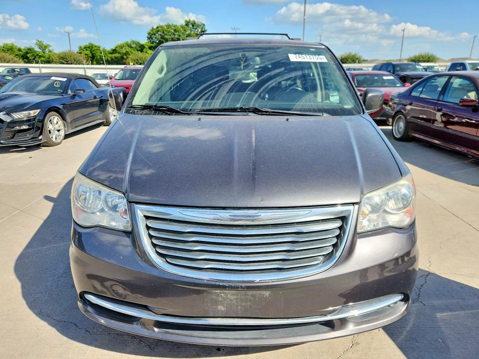 2016 Chrysler Town & Country Touring