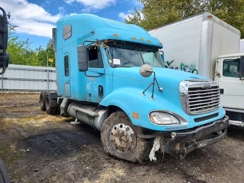 2007 Freightliner Columbia 120 Semi Truck