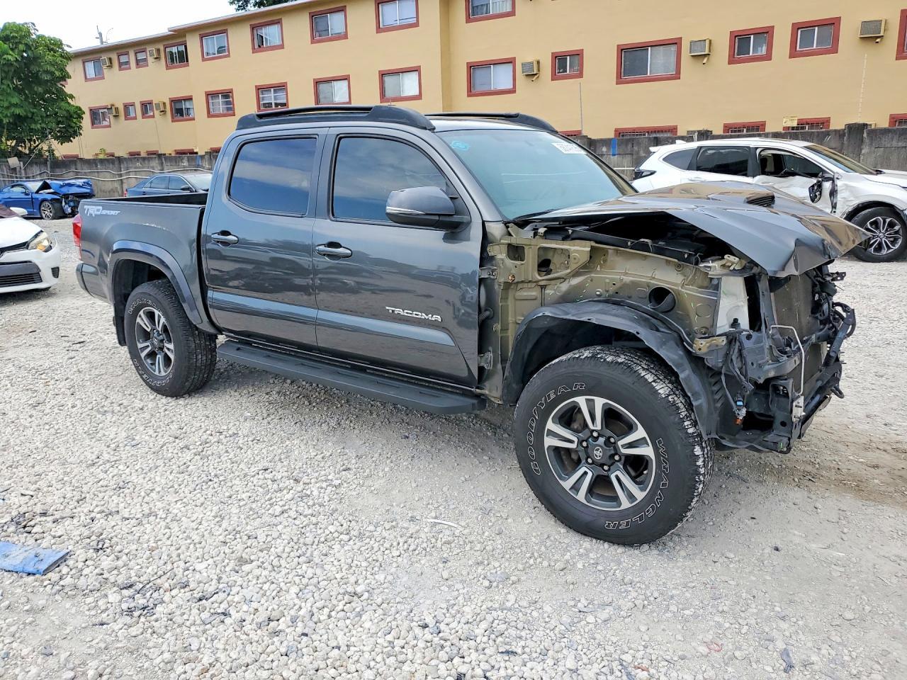2016 Toyota Tacoma TRD Sport