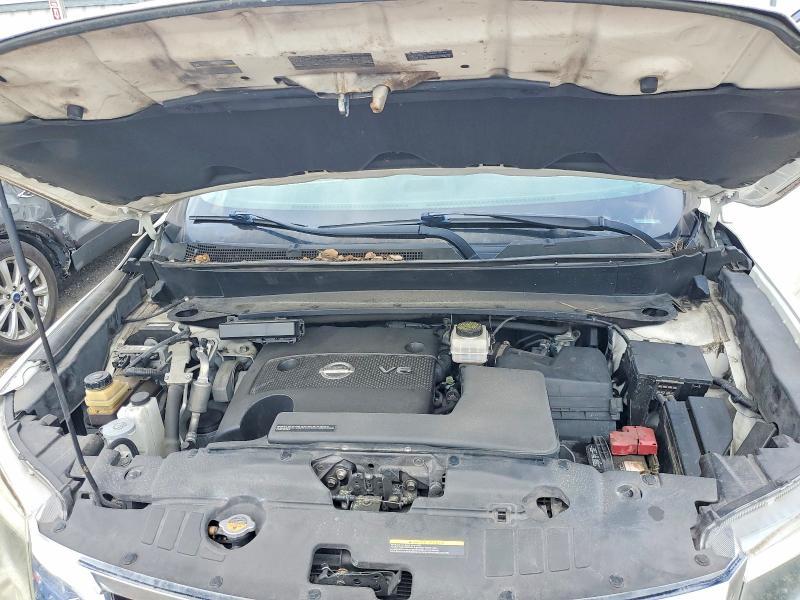 2016 Nissan Pathfinder sv