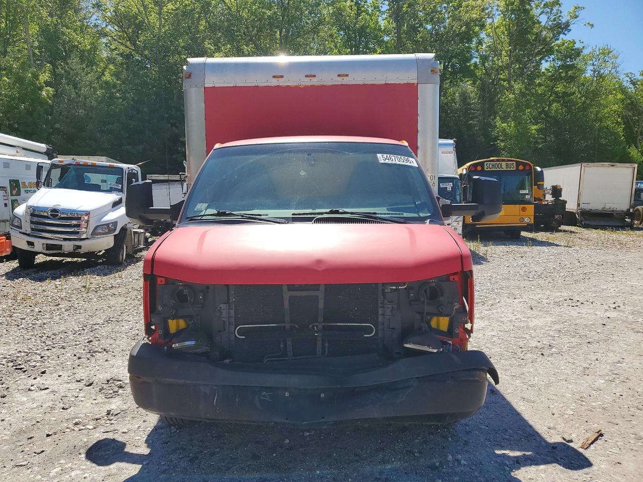 2011 GMC Savana BOX Truck