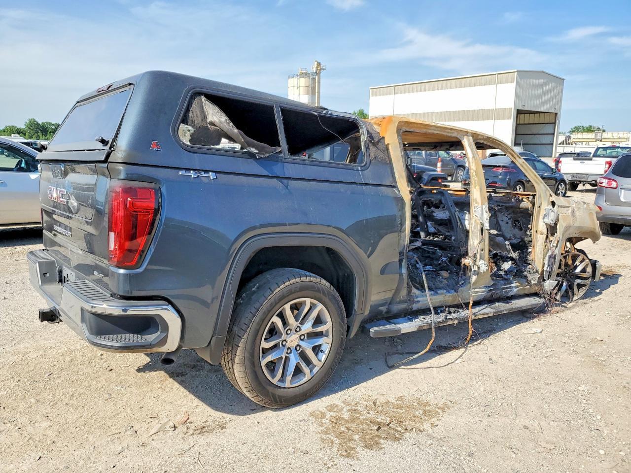 2020 GMC Sierra K1500 SLT