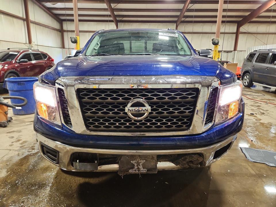 2018 Nissan Titan SV