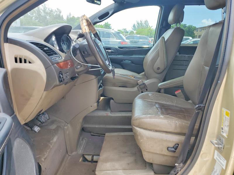 2011 Chrysler Town & Country Touring l