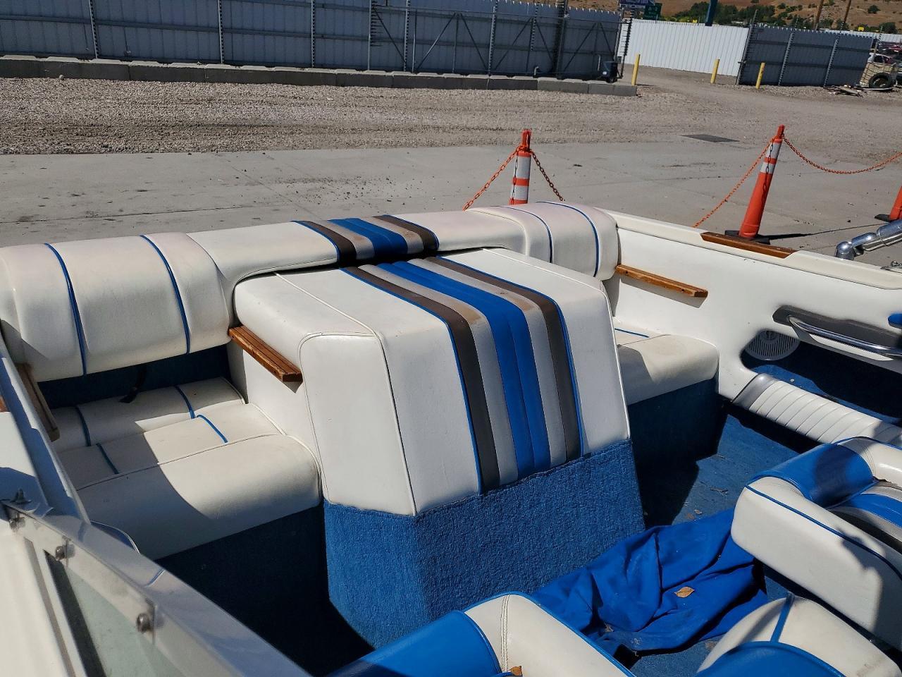 1990 Sea Ray SRV180