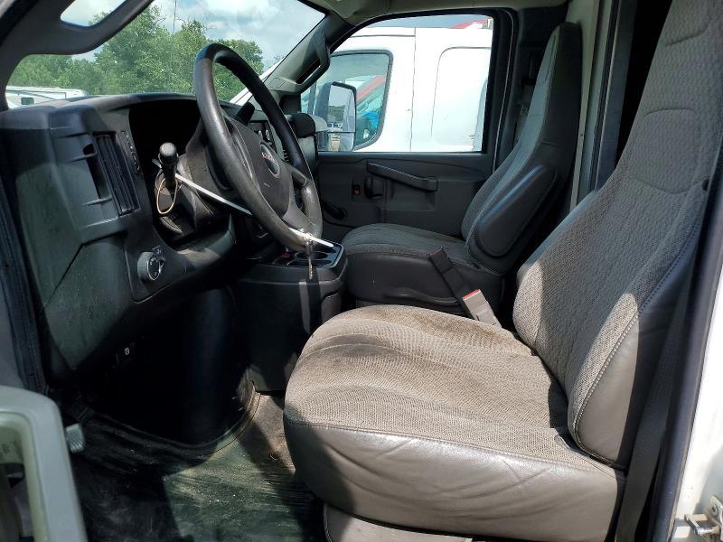 2017 GMC Savana box Truck