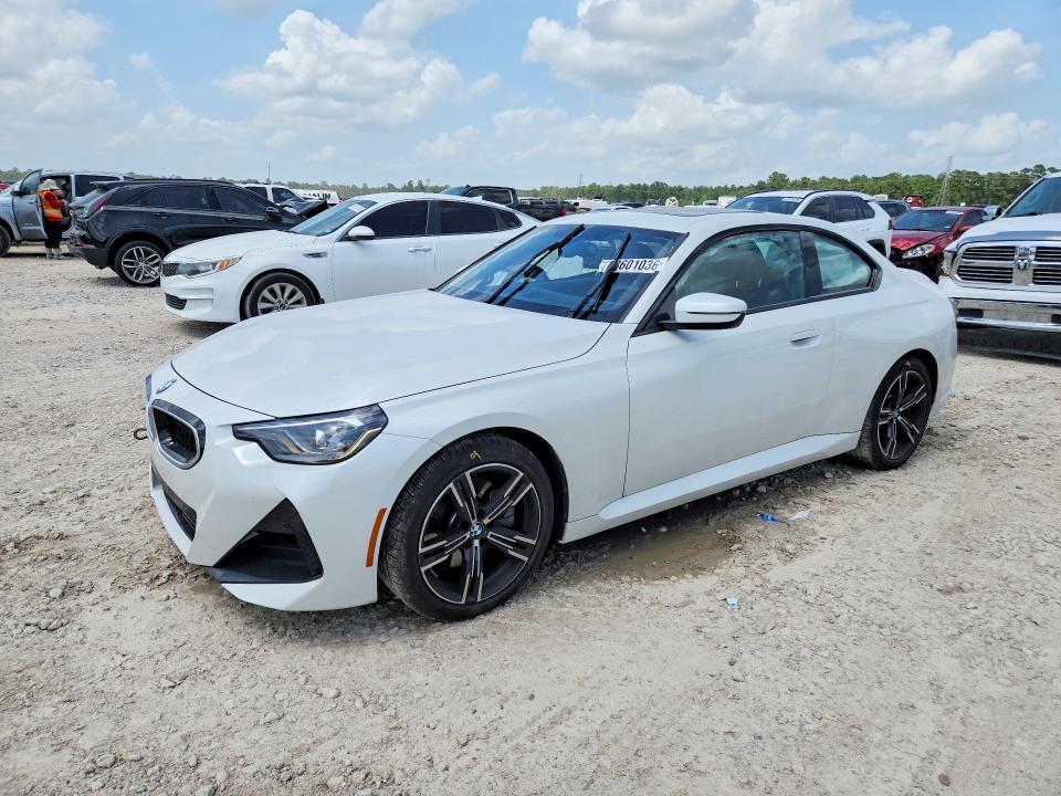 2026 BMW 230xi