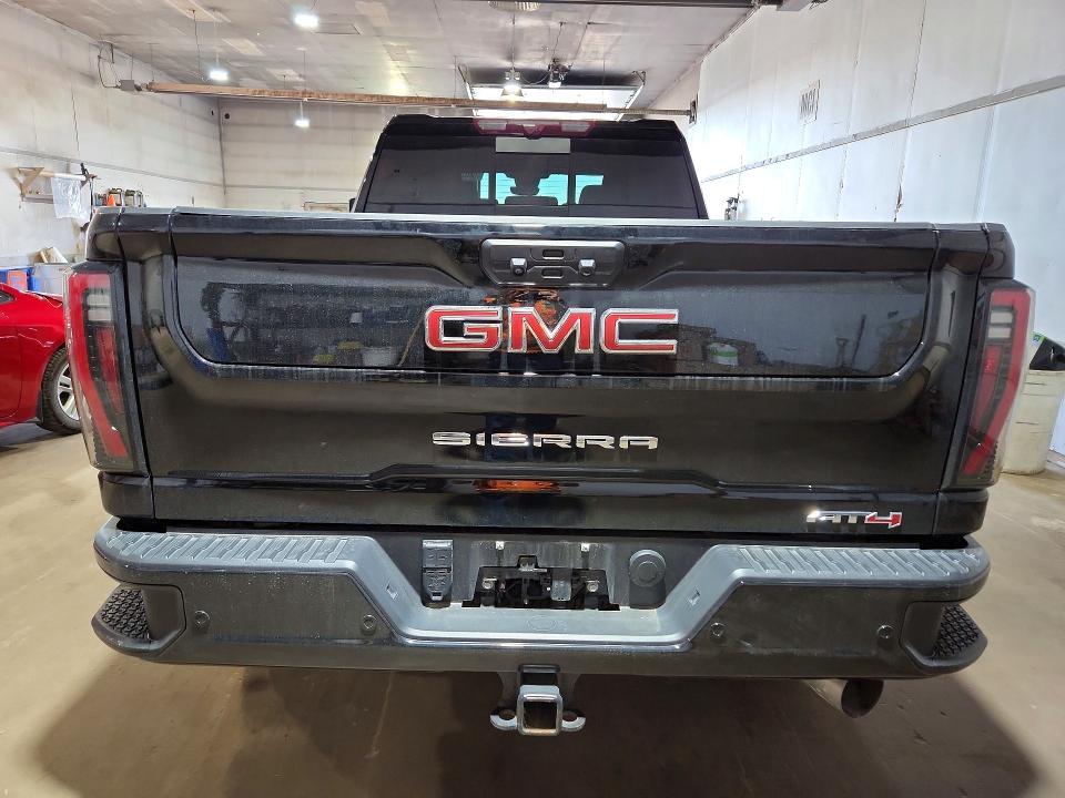 2024 GMC Sierra K2500 AT4
